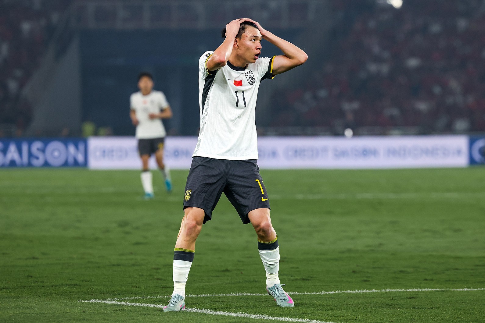 国内足球竞赛激情迭起，球员情绪高涨，表现亮眼的简单介绍