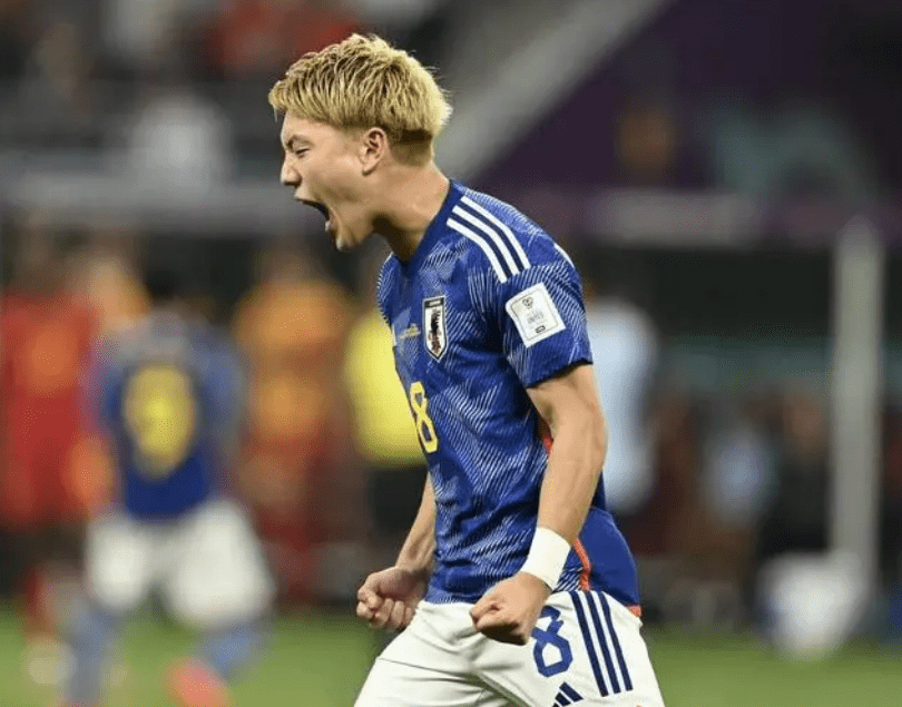 意大利队坚韧拼搏，逼平对手，稳步上升