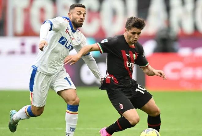 关于阿利西亚斯戴帽，皇家马德里大胜对手，引发热议的信息