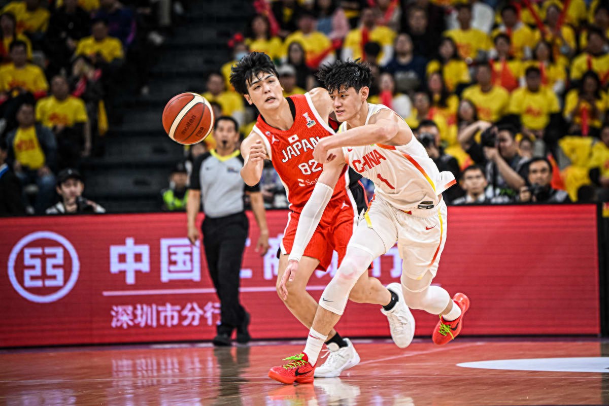 亚洲杯篮球赛举行，中国队完成两连胜，势不可挡的简单介绍