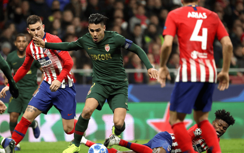 里昂球员个个斗志昂扬，大胜摩纳哥，士气大振的简单介绍