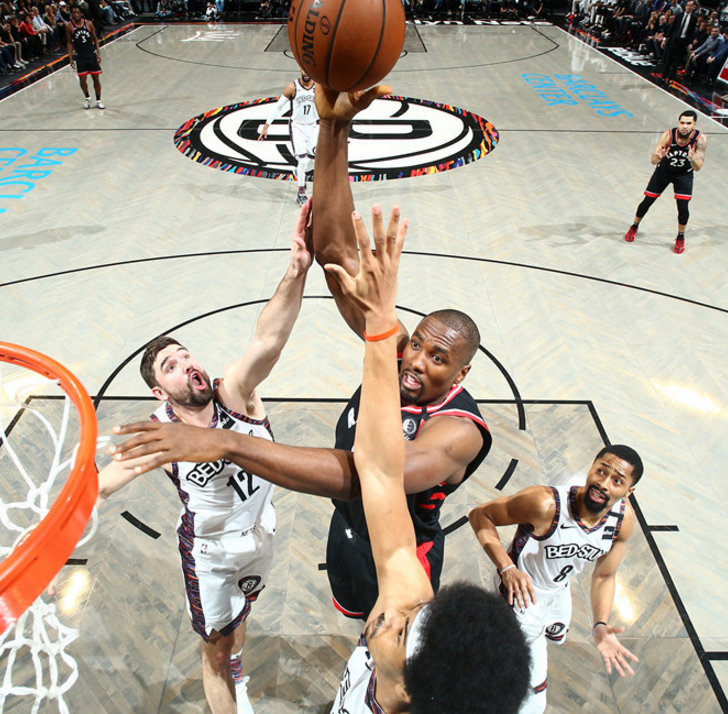 东欧代表士气高昂，势不可挡，全场震撼