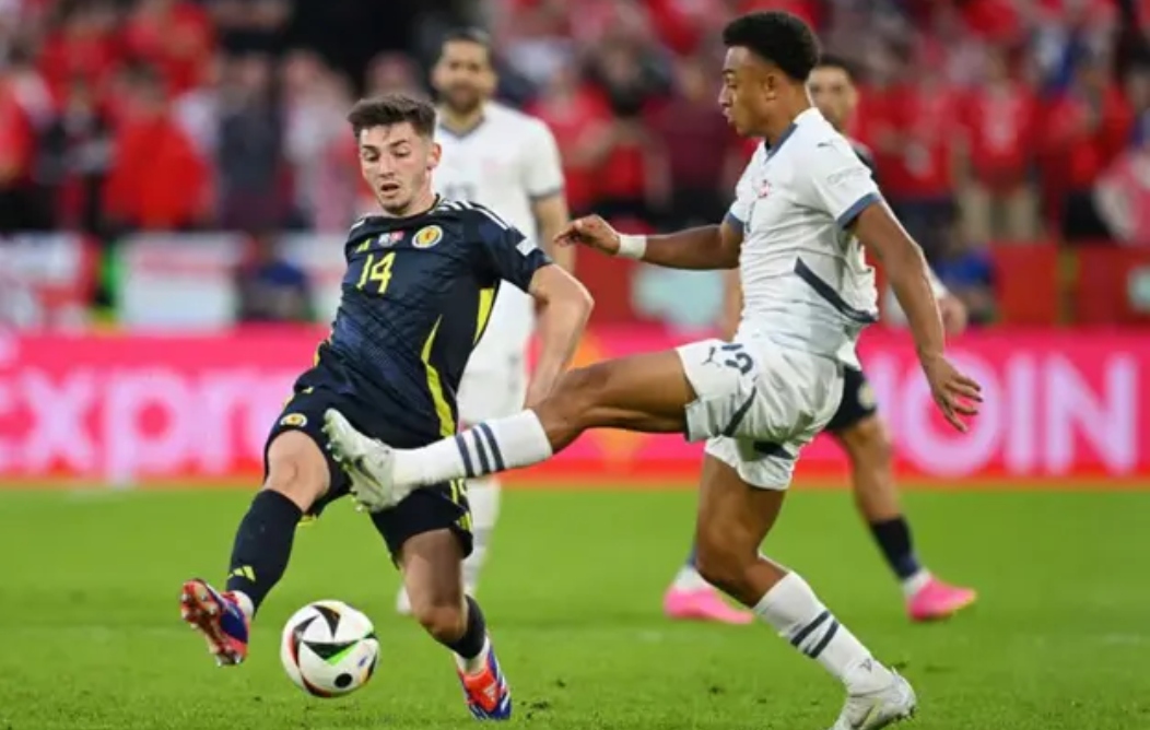 纷争不止,欧洲杯预选赛战火蔓延,振奋人心 纷争不止,欧洲杯预选赛战火蔓延,振奋人心