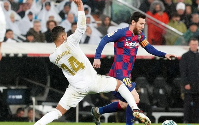 巴黎碾压巴萨，卡塞米罗高光表现