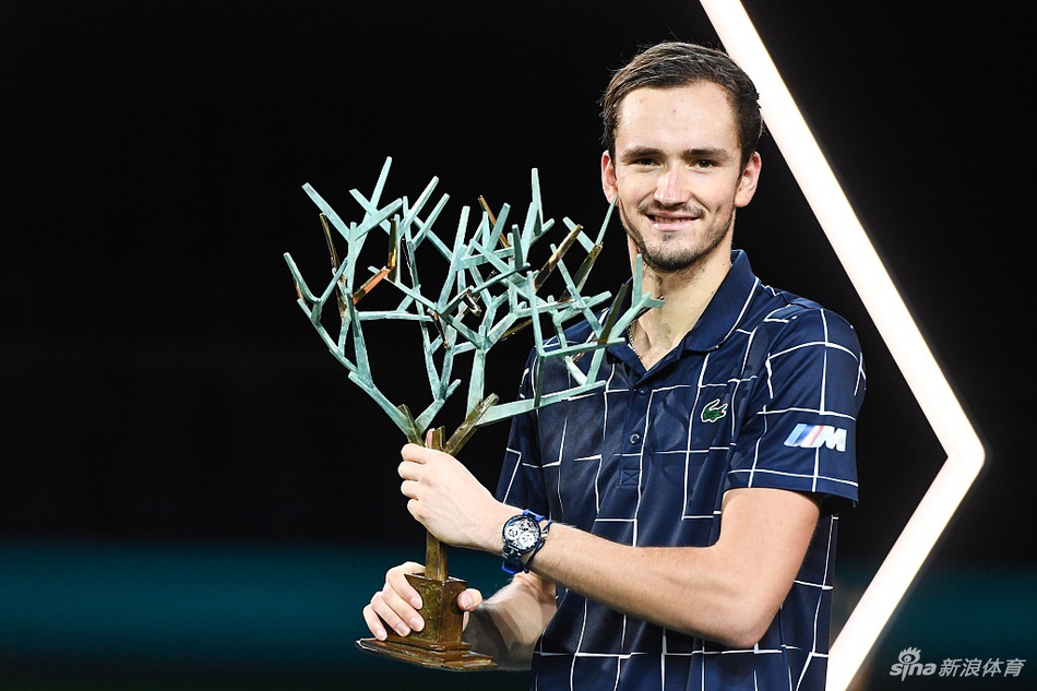 年终总决赛逆转蒙特卡洛大师赛，梅德韦杰夫惊艳四座