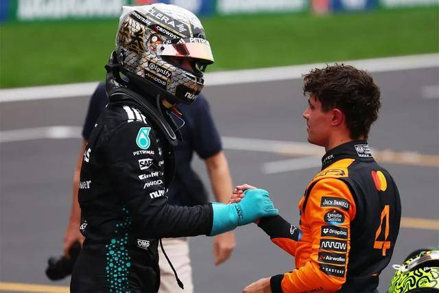 迈凯伦完胜梅赛德斯,皮亚斯特里点燃赛场 迈凯伦完胜梅赛德斯,皮亚斯特里点燃赛场