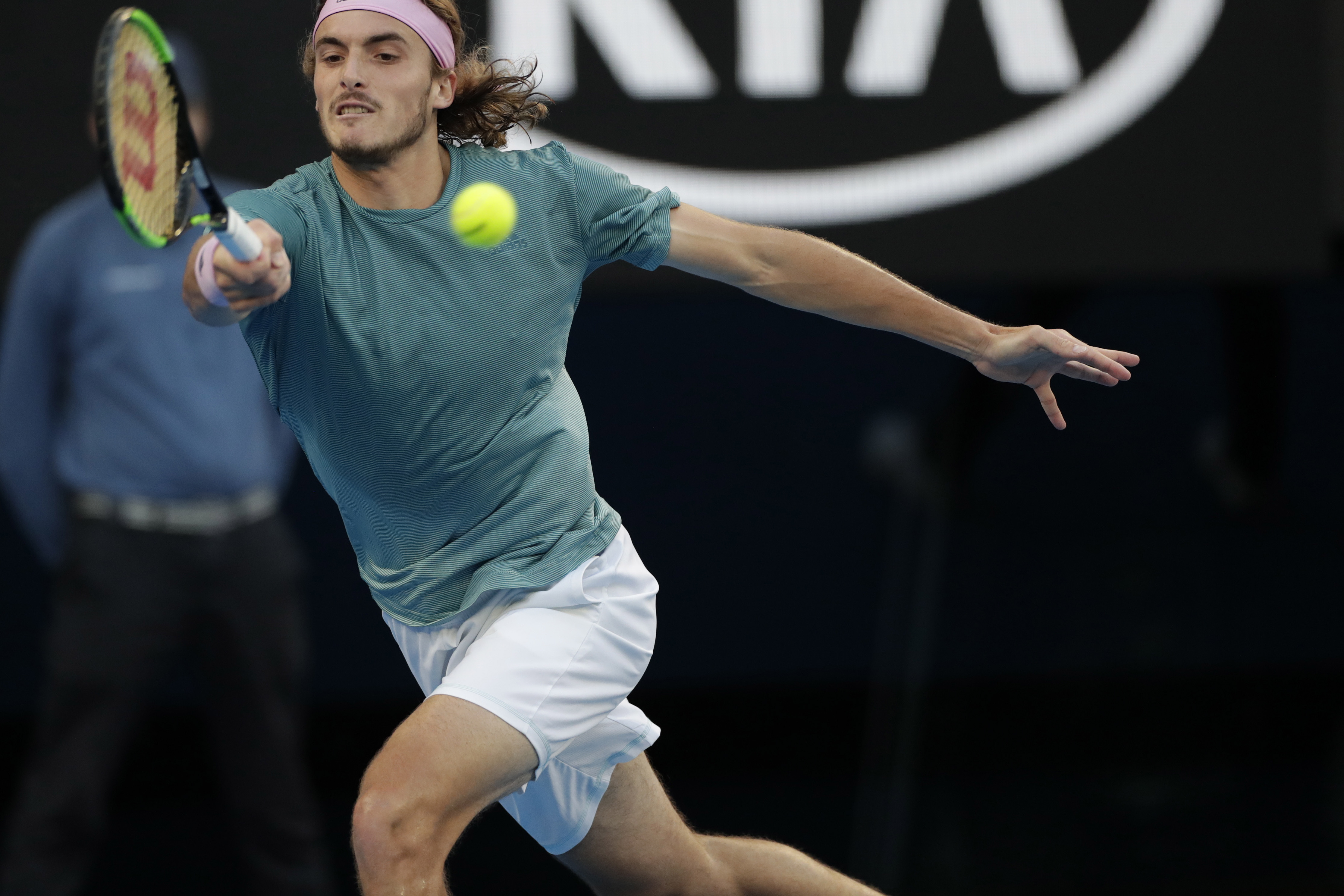 澳网横扫年终总决赛，西西帕斯刷新纪录