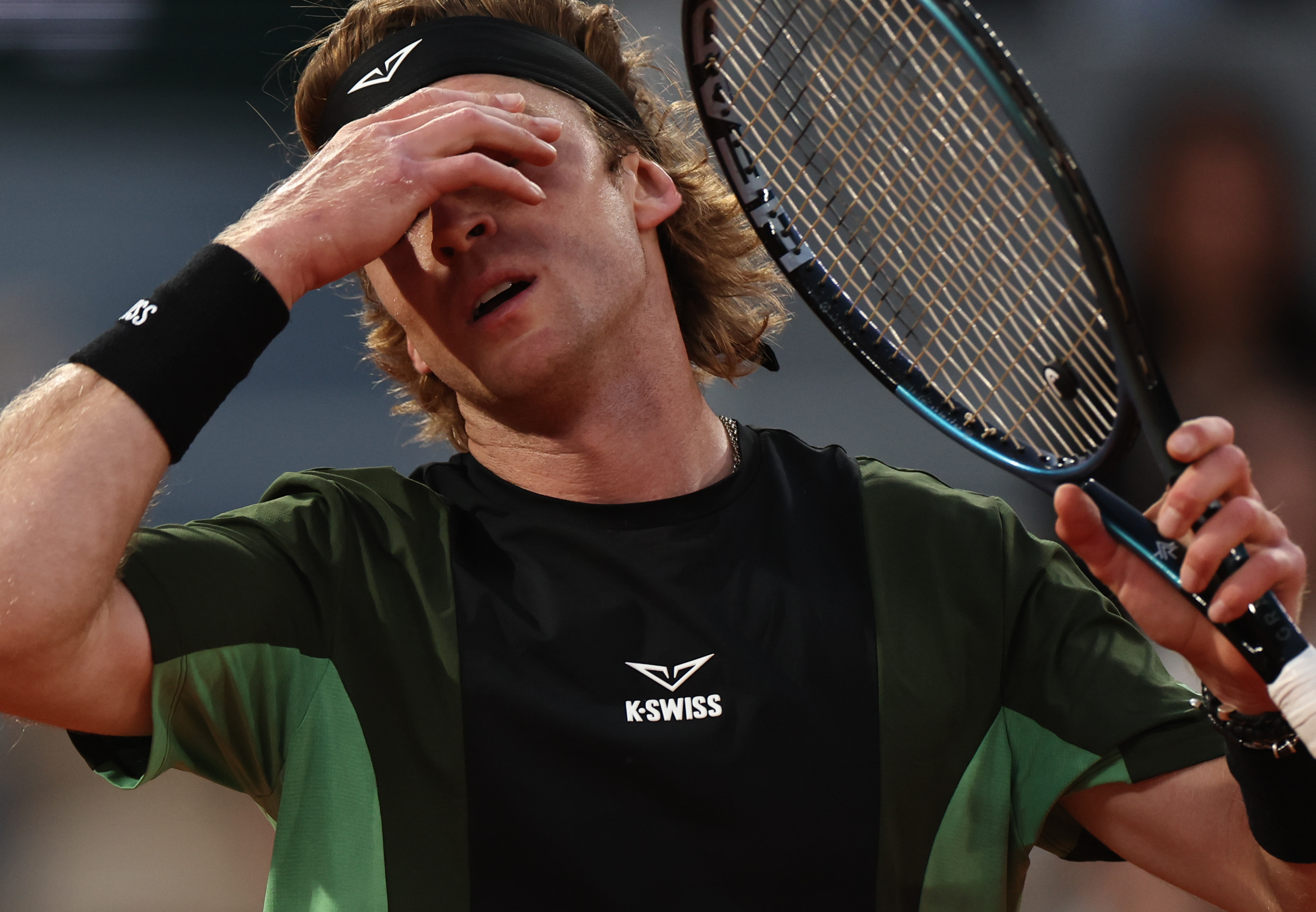 法网力克澳网,辛纳点燃赛场 法网力克澳网,辛纳点燃赛场